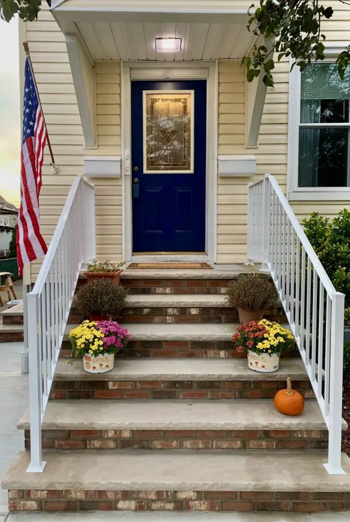 how to paint a metal front door