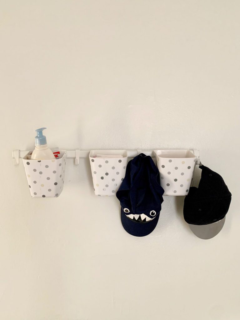minimalist baby room